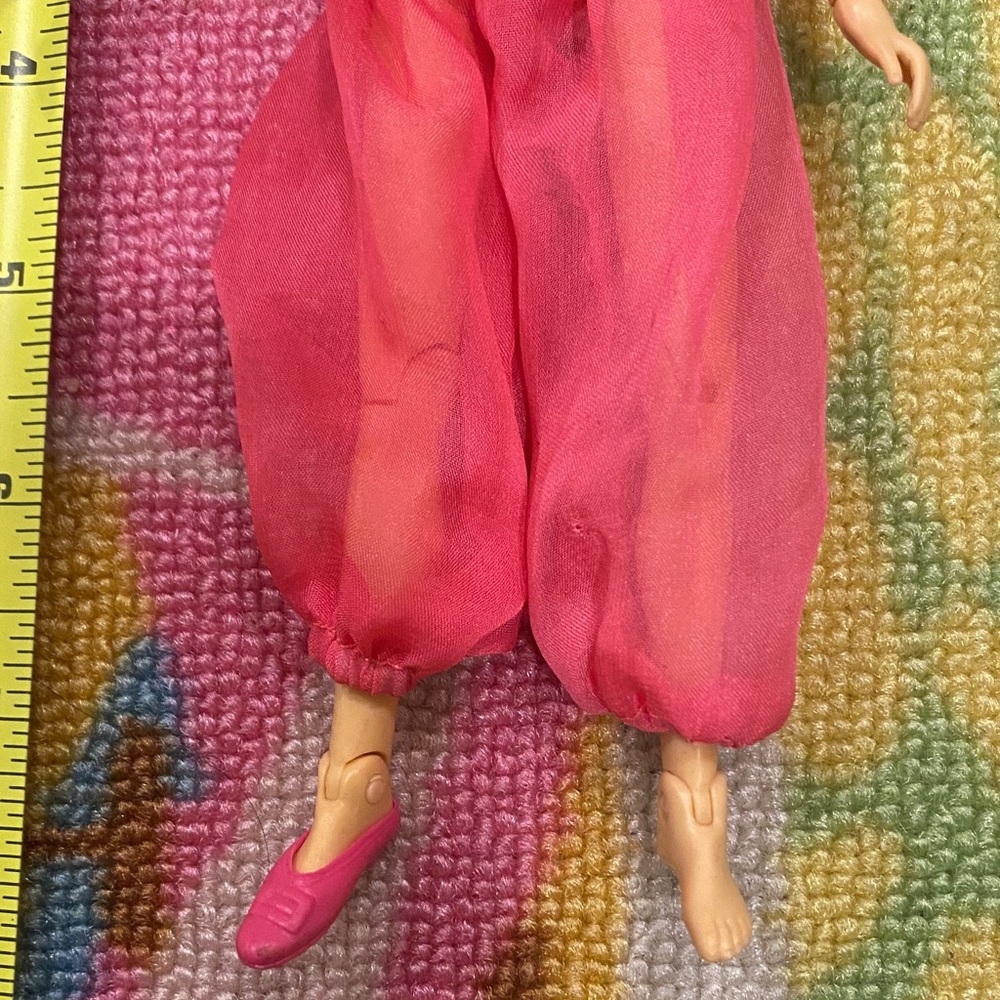 I dream of a Jeanie doll - Picture 3 of 4